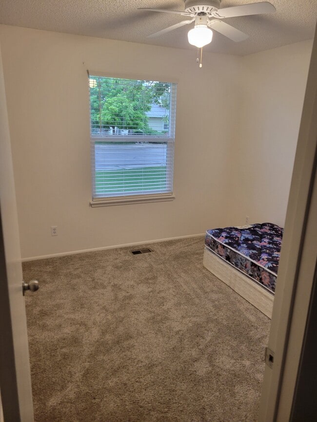 Building Photo - 1668 S 450 W