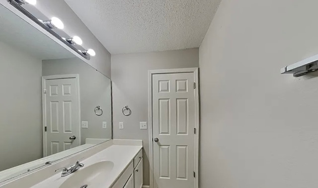 Building Photo - 6 Selsey Ct