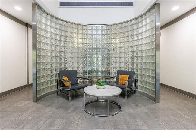 Building Photo - 2161 Peachtree Rd NE