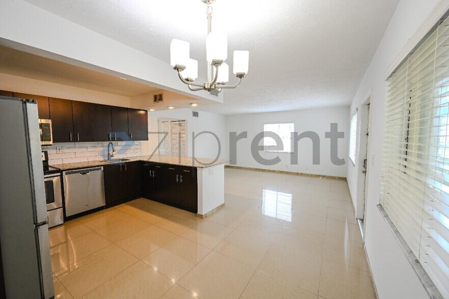 Building Photo - Unit Unit 6/Bamboo Villas