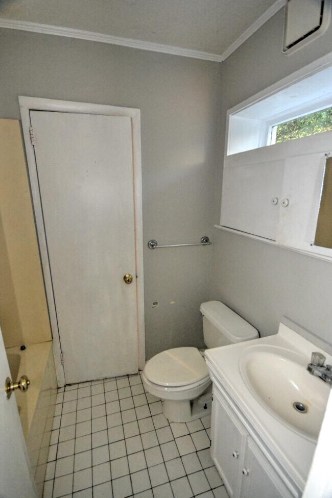 Building Photo - 3835 Capers Ave