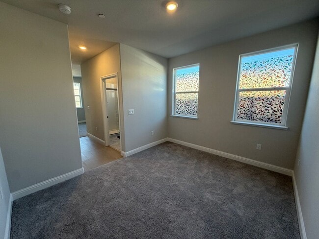 Building Photo - Beautiful 5 bedroom, 4 bathroom 2 story home in Rancho Cordova!!!