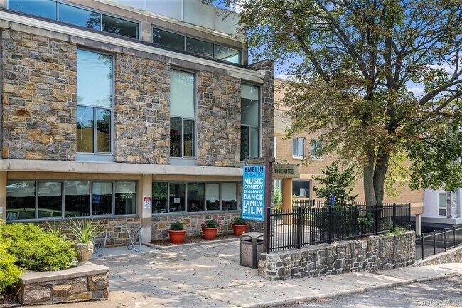 Building Photo - 400 Mt Pleasant Ave