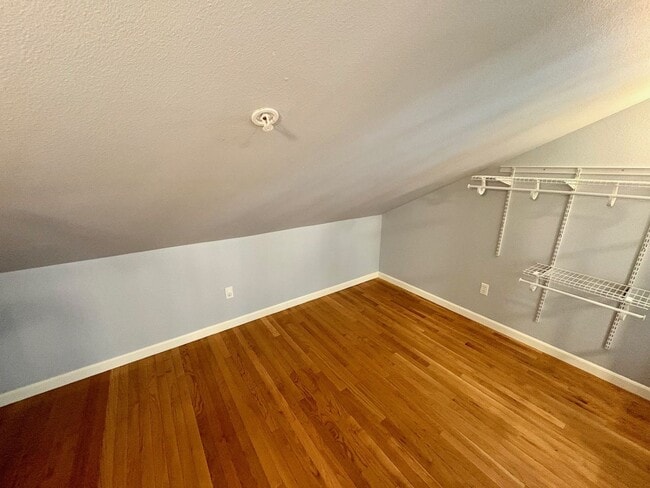 Building Photo - 1541 Cherrylane Pl S