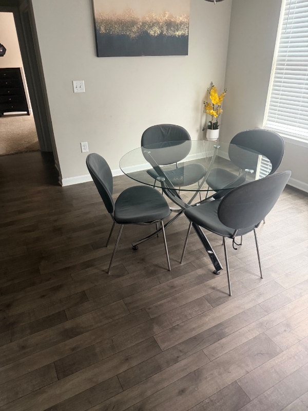 Building Photo - 1115 Burgundy Dr