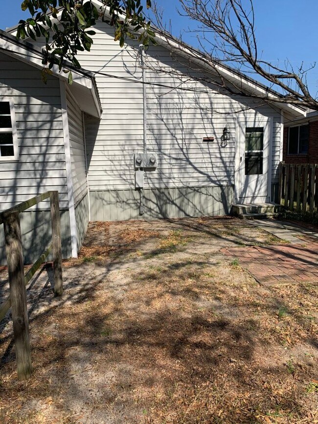 Building Photo - 100 Spring Ave