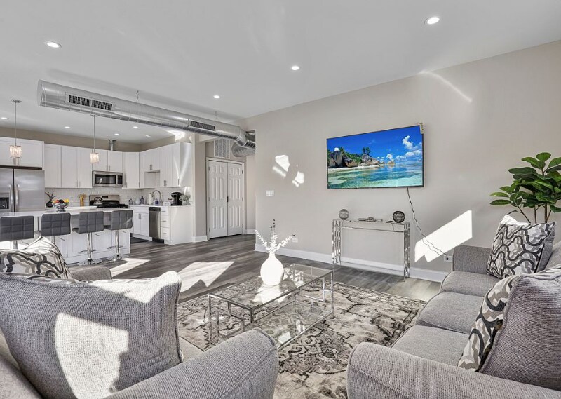 Building Photo - 1111 Bonnie Brae Pl