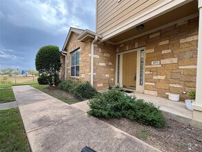 Building Photo - 16100 S Great Oaks Dr