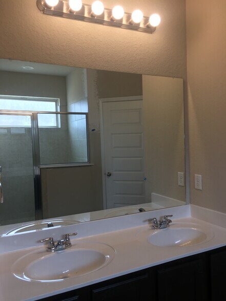 Building Photo - 156 Bass Ln