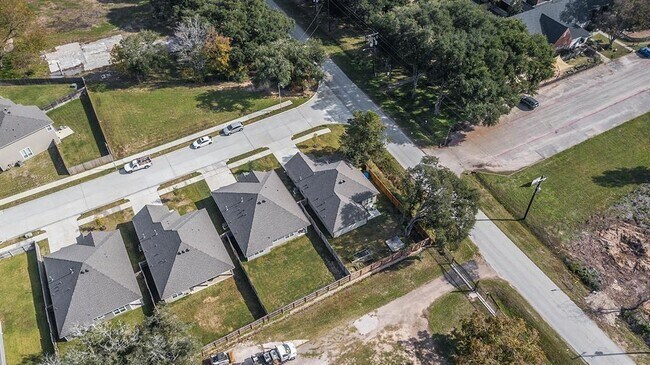 Building Photo - 903 Acorn Trail Pl