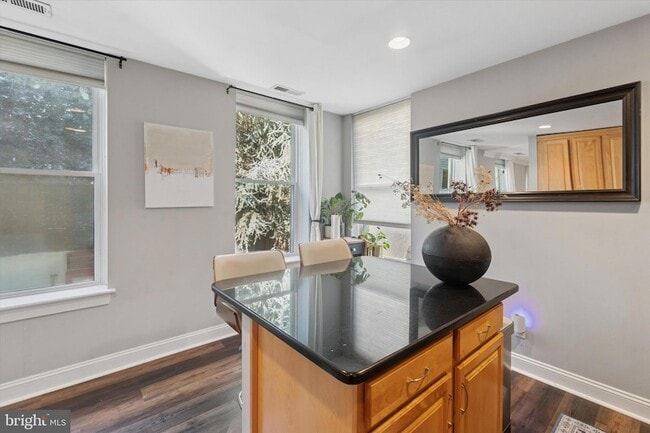 Building Photo - 1719-21 Wallace St