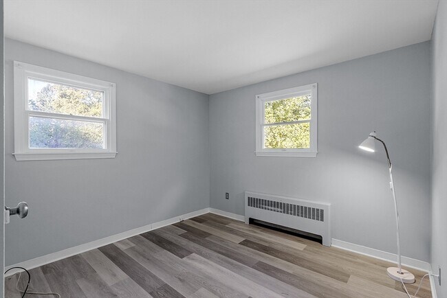 Building Photo - 31 Marion Rd