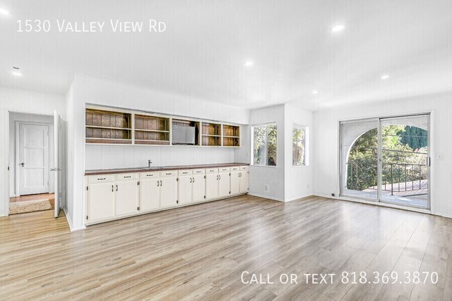 Building Photo - 1530 Valley View Rd