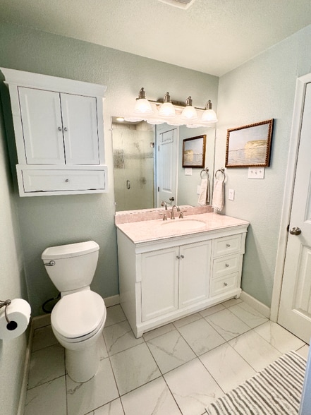 Building Photo - 880 Estelle Ln