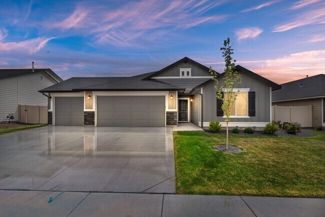 Building Photo - Available Now! 4b/2b Meridian Home