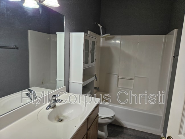 Building Photo - 5107 High Bank Dr