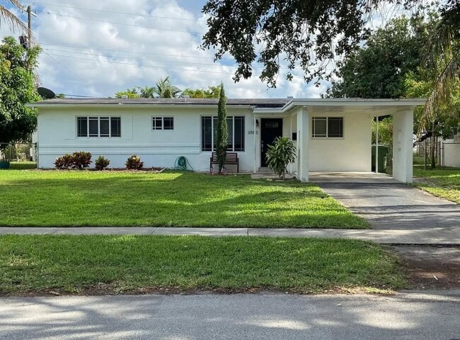 Building Photo - 6500 SW 4th St