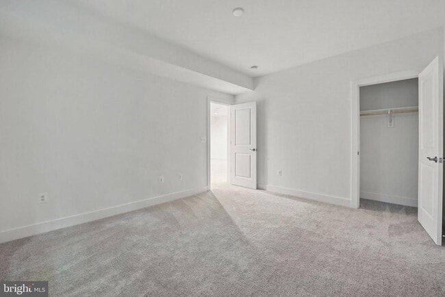 Building Photo - 5604 Clermont Dr