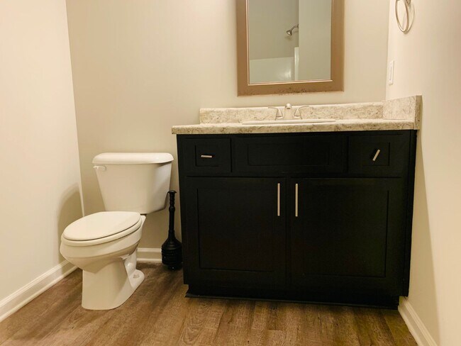 Building Photo - 621 Jefferson St