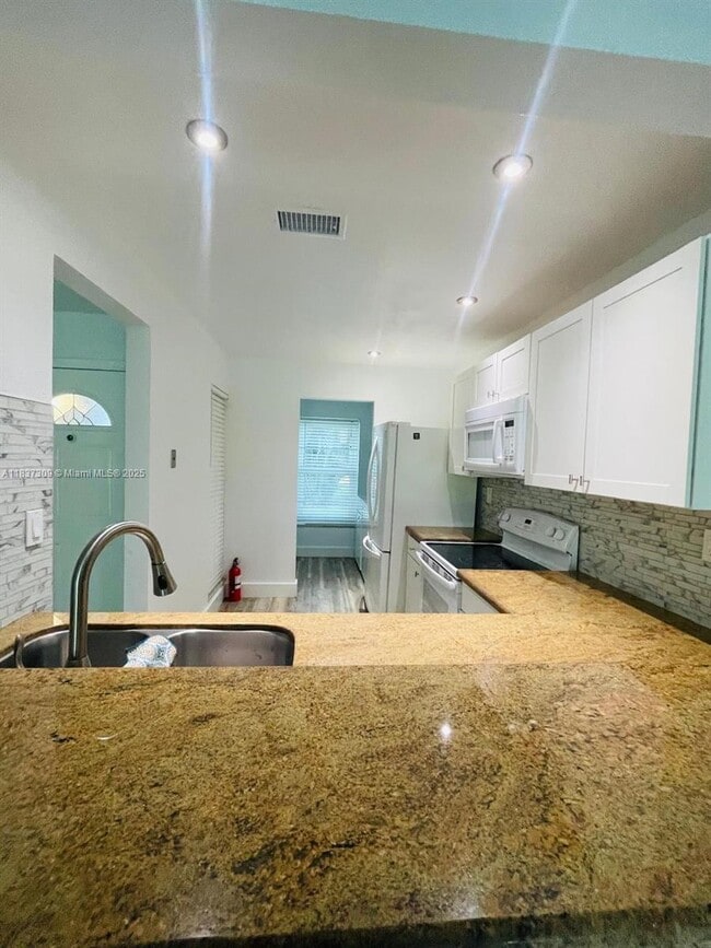 Building Photo - 8084 NW 41st Ct