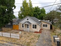 Building Photo - 319 15th Ave SE