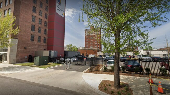 Building Photo - 2308 4th Ave N