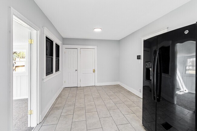 Building Photo - 103 S 43rd St