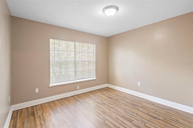 Building Photo - 707 Brightview Dr