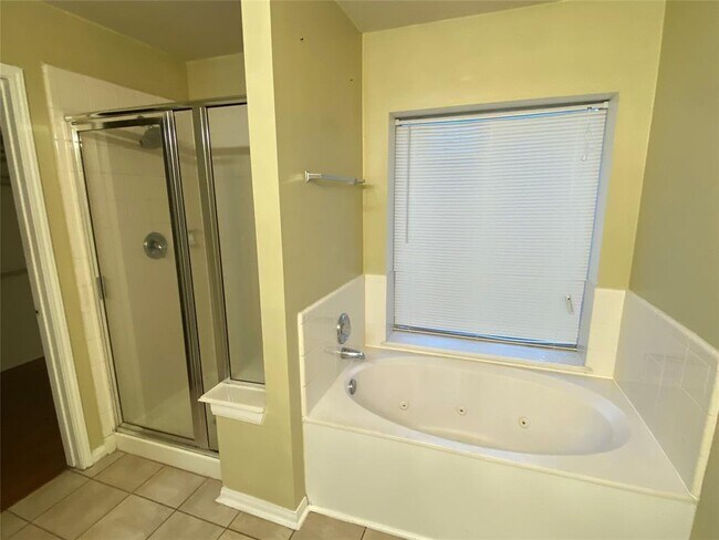 Building Photo - 15943 Breanna Ln