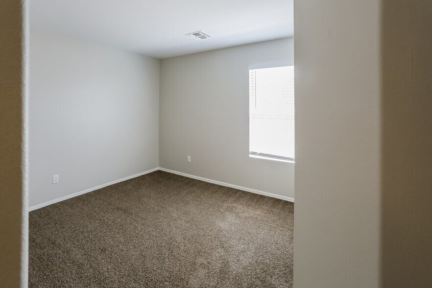 Building Photo - 801 S 125th Ave