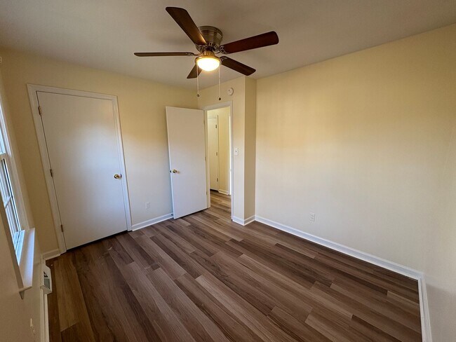 Building Photo - Spacious split level in Campell County nea...