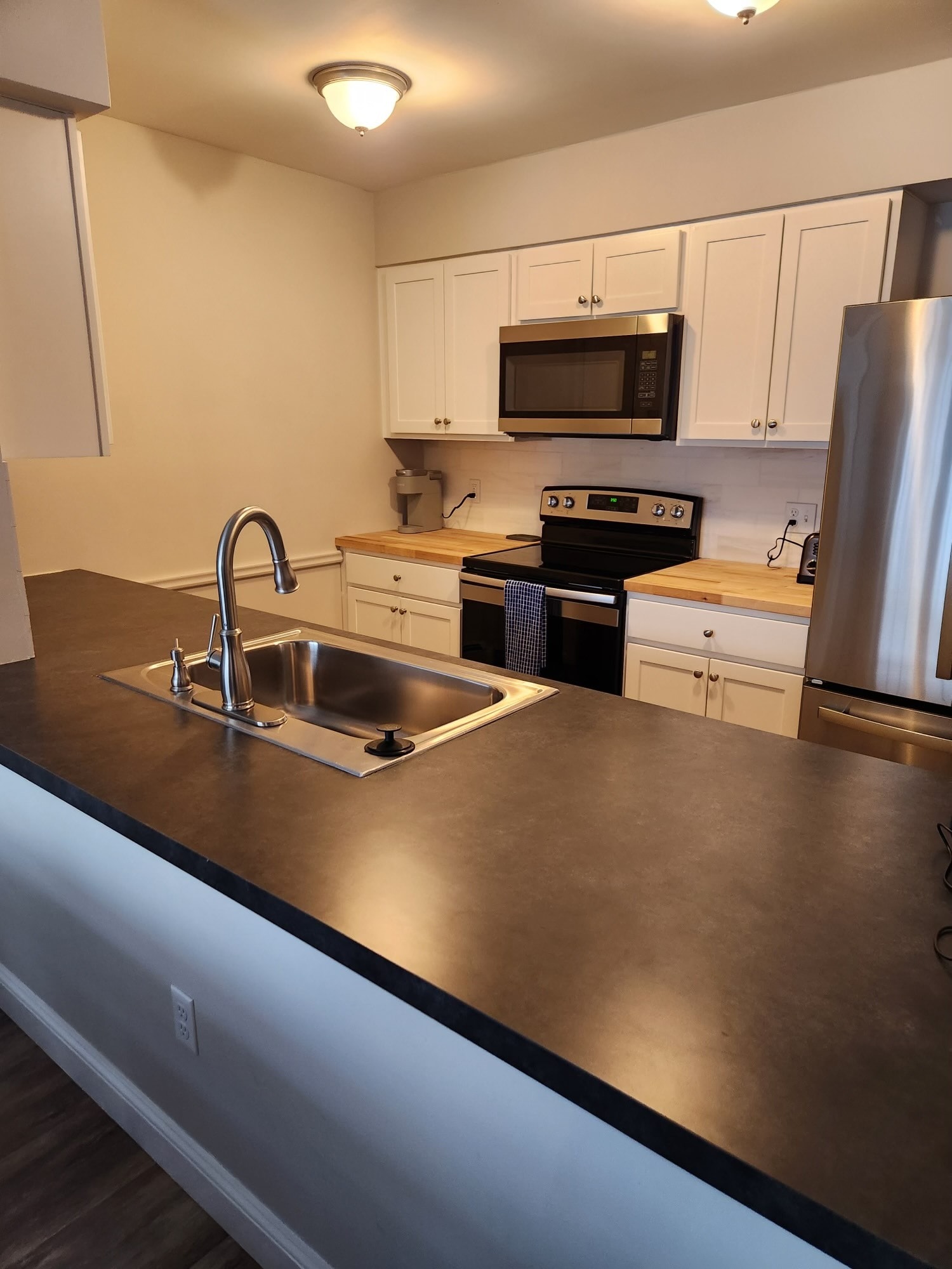 Building Photo - 91 Village Green Cir