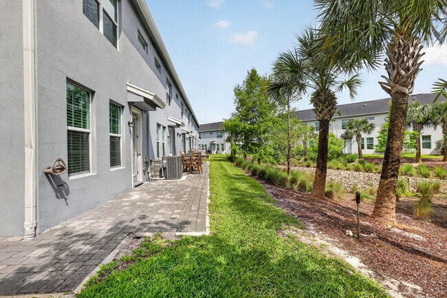 Building Photo - 1887 SE Ocean Cove Way