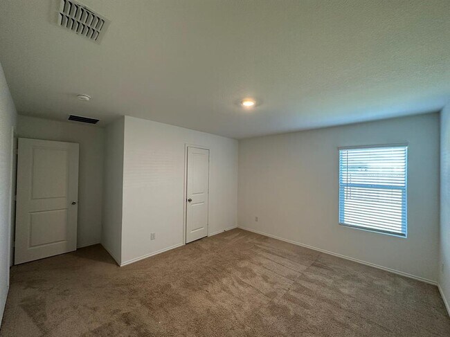 Building Photo - 5319 Braemar Wy