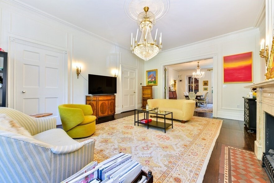 Building Photo - 86 Revere St