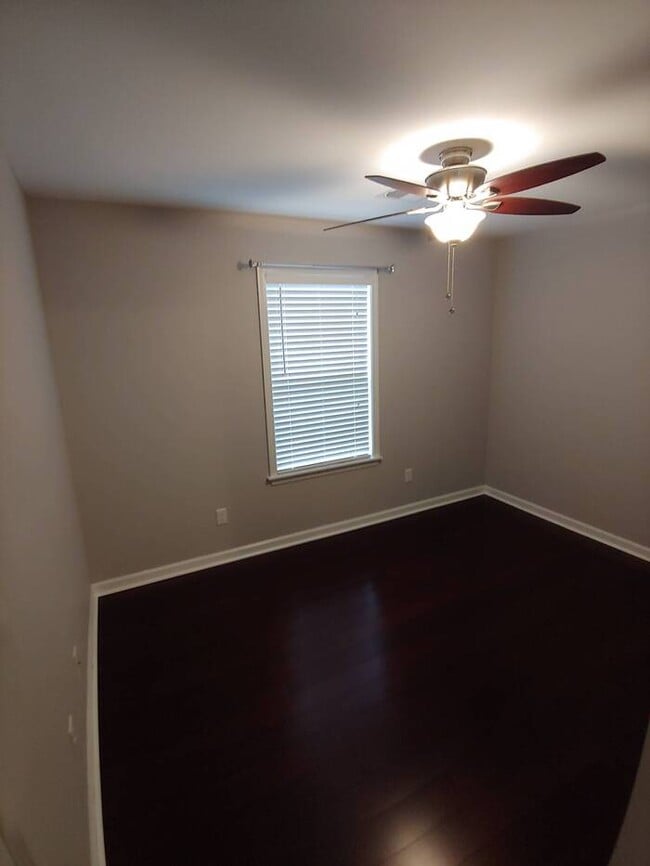 Building Photo - College students welcome