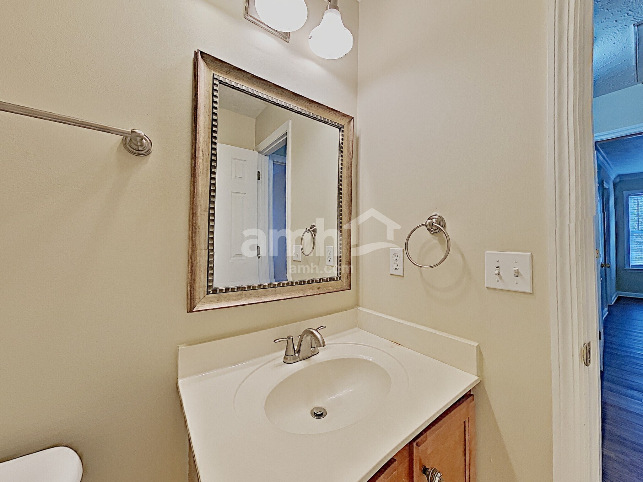 Building Photo - 1009 Blue Mountain Ln