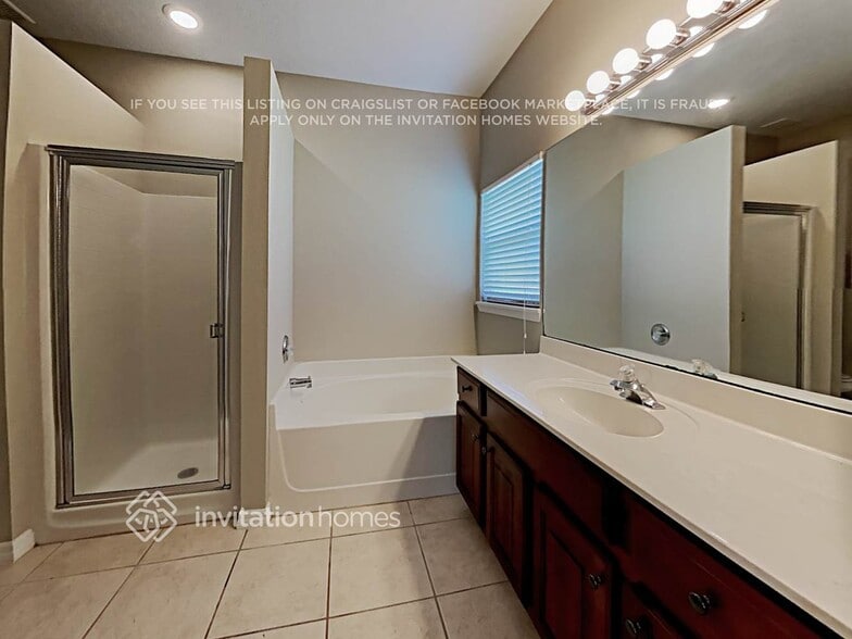 Building Photo - 10530 Derringer Dr