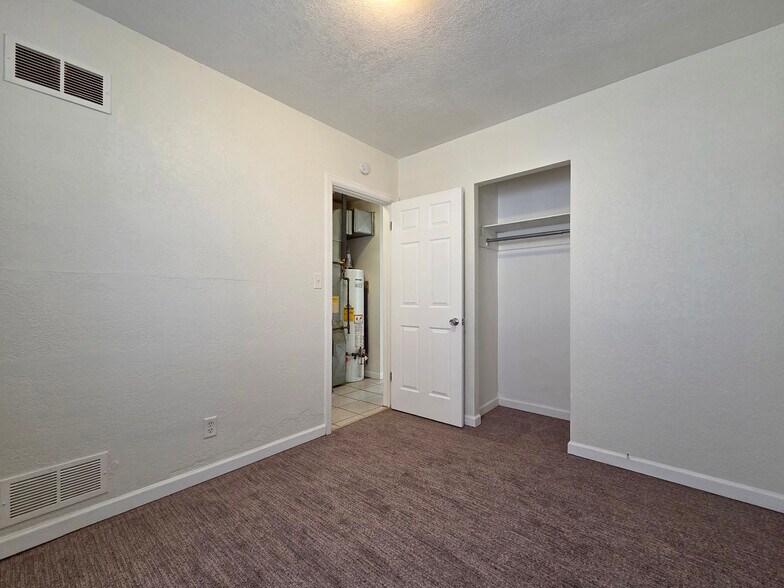 Building Photo - 3804 Johnson Ave