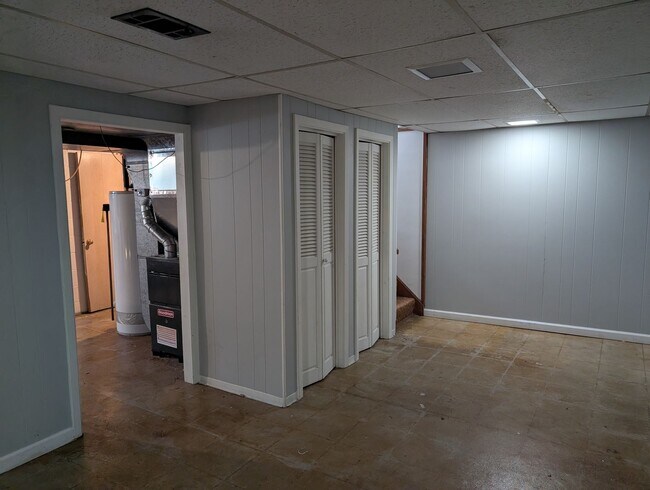 Building Photo - 8983 Highland Dr