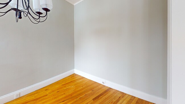 Building Photo - 79 Thatcher St