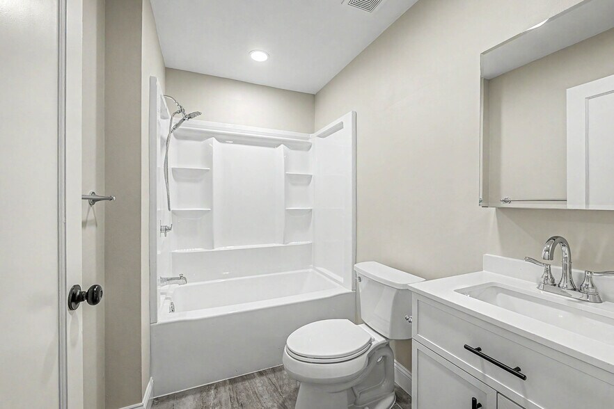 Building Photo - 83 Liberty Ct