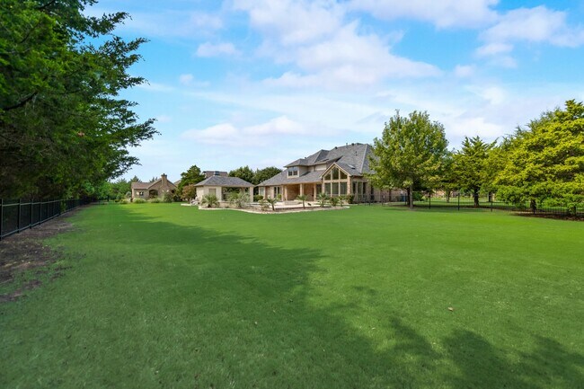 Building Photo - Gorgeous Custom Home on a private 1 acre l...