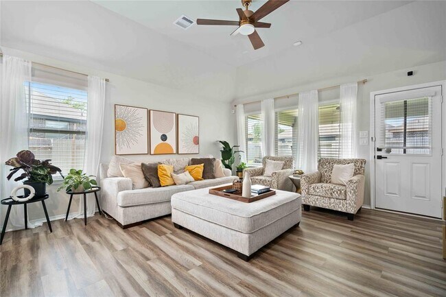 Building Photo - 5042 Chestnut Orch Dr