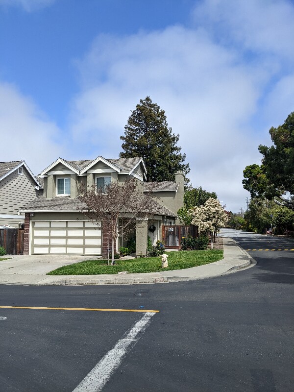 Building Photo - 5815 Northland Terrace