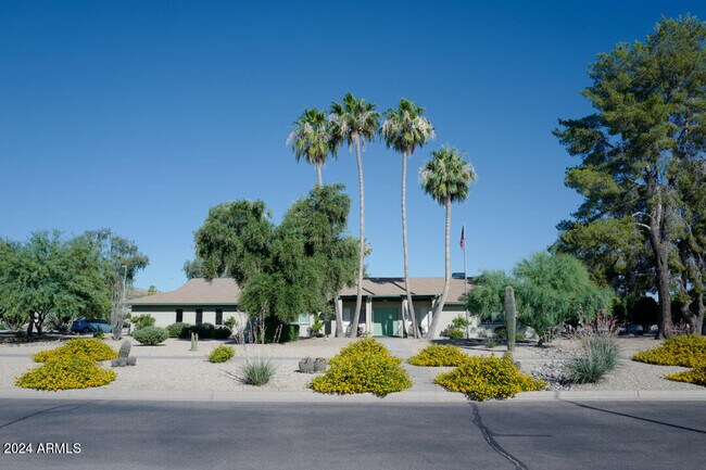 Building Photo - 2353 E Betty Elyse Ln