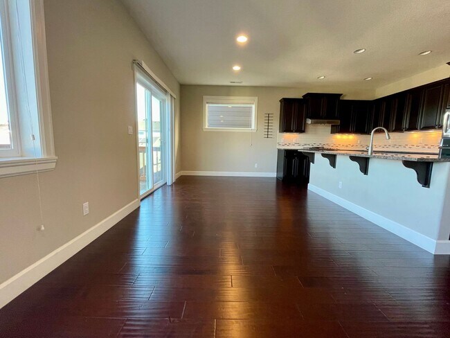 Building Photo - Wonderful 5 Bedroom 3.5 Bath Bethany Home!