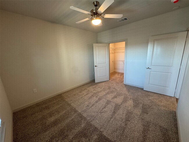 Building Photo - 6000 Jones Rd