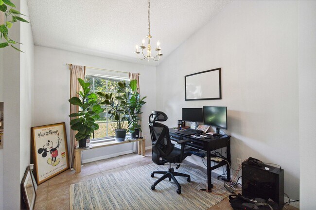 Building Photo - 1007 Jacaranda Cir