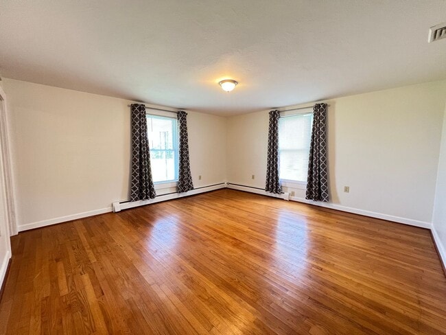 Building Photo - Home at Last!